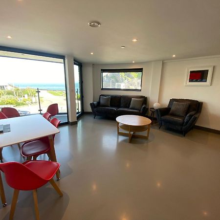 2 The View Apartments Ilfracombe - Seafront, Parking, Lift, Ev Ngoại thất bức ảnh