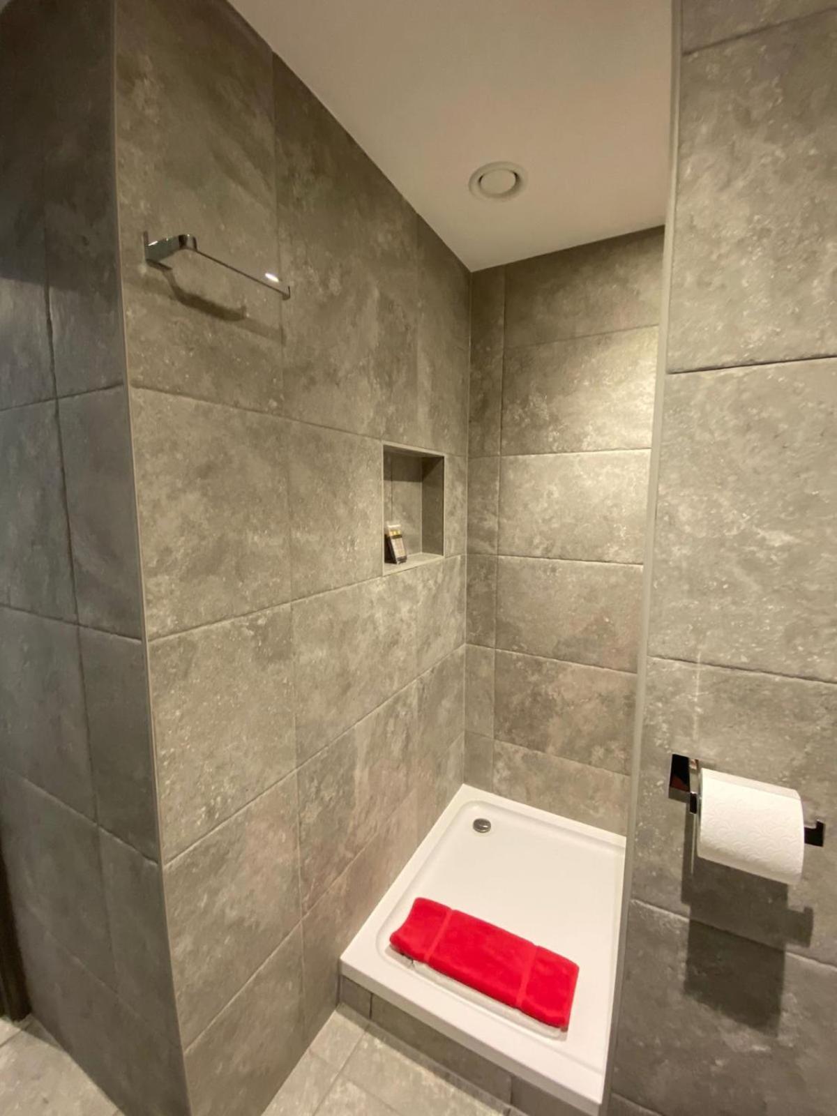 2 The View Apartments Ilfracombe - Seafront, Parking, Lift, Ev Ngoại thất bức ảnh