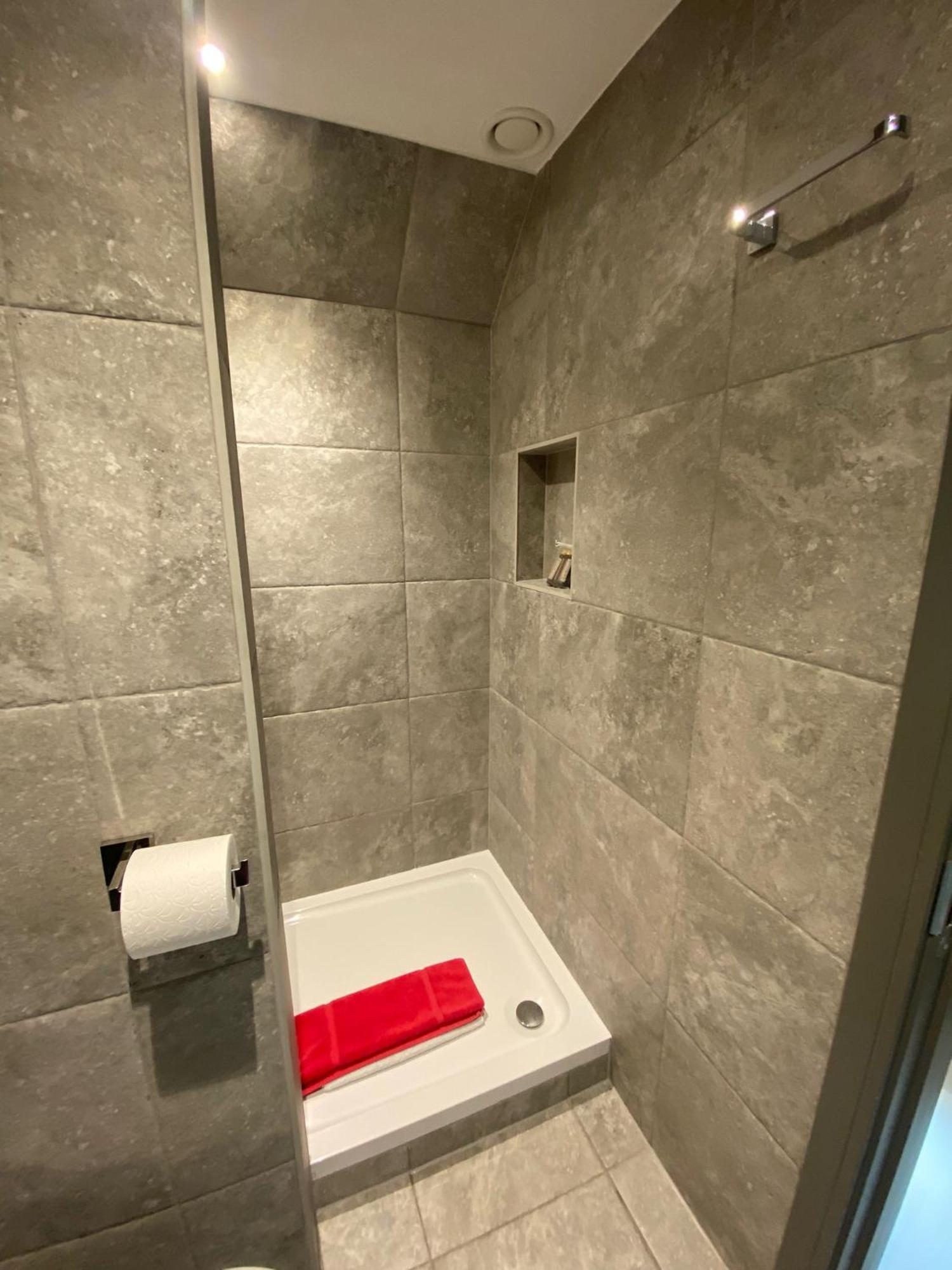 2 The View Apartments Ilfracombe - Seafront, Parking, Lift, Ev Ngoại thất bức ảnh