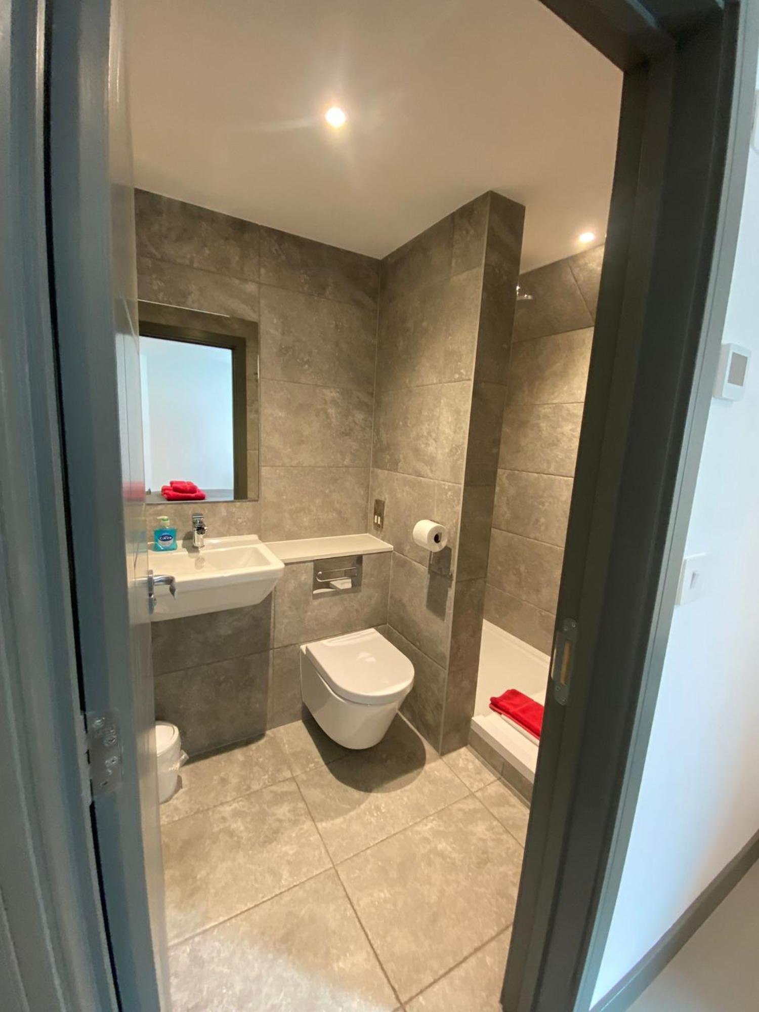 2 The View Apartments Ilfracombe - Seafront, Parking, Lift, Ev Ngoại thất bức ảnh